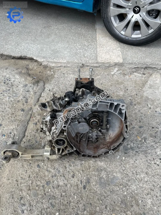 Fiat Linea 1.3 Multijet çıkma orjinal şanzıman komple Fiat Linea 1.3 Multijet çıkma orjinal şanzıman komple