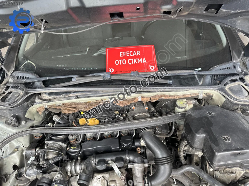 Peugeot 407 ön cam ızgarası Peugeot 407 ön cam ızgarası