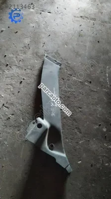 301 sol arka direk plastiği çıkma