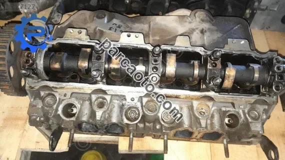 Citroen zx 1.8 8v silindir kapak