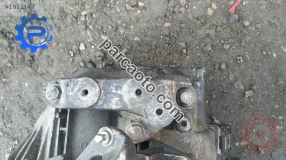 opel insignia 2.0 cdti çıkma şanzıman ayağı