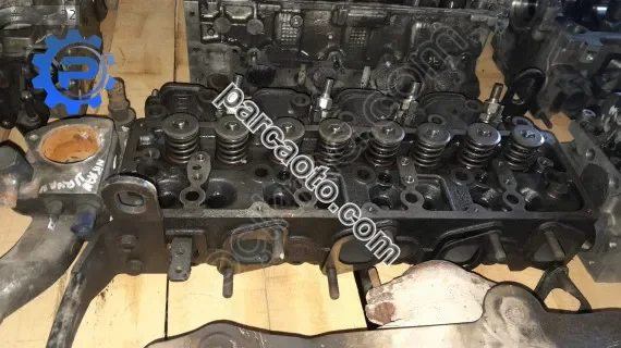 Nissan urvan silindir kapak