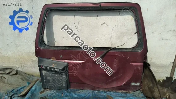 Mitsubishi pajero bagaj kapağı çıkma