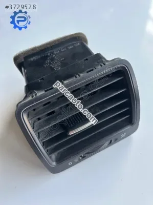 Sağ Ön Havalandırma Izgarası VW Jetta 2006-2011 1K0819710