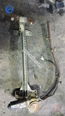Mazda 929 sol arka cam krikosu çıkma