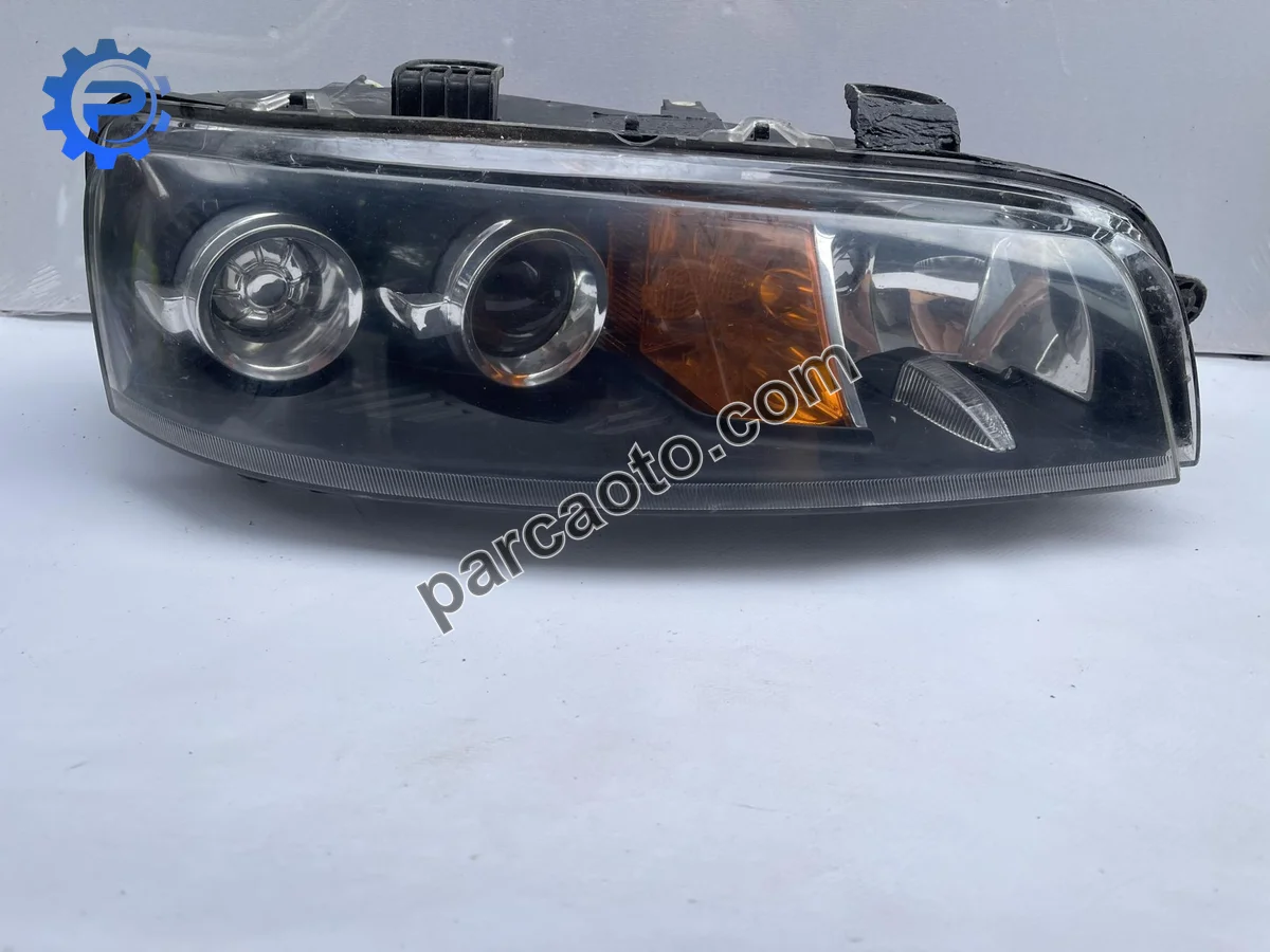 Fiat Punto MK2 2000-2005 Orjinal Çıkma Sağ Ön Far 46849354