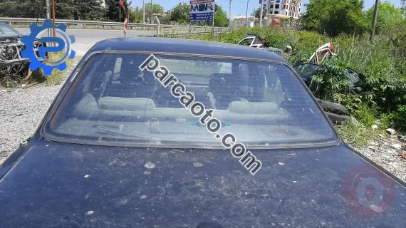 1991 model mazda 929 2.0 çıkma bagaj camı