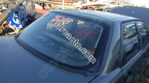 Daihatsu applause bagaj camı çıkma