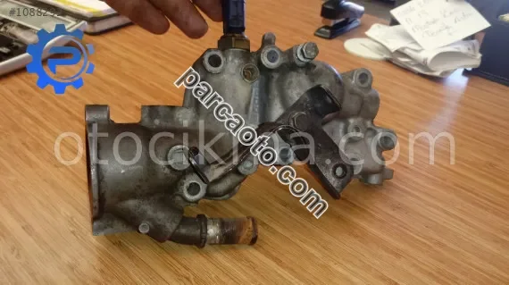citroen saxo 1.4 8v çıkma termostat yuvası