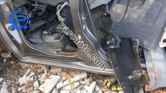 peugeot partner tepe kesme sağ marşbiyel