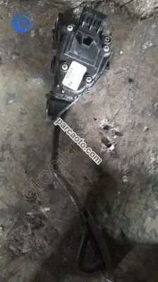 Nissan Primera Almera gaz pedalı çıkma