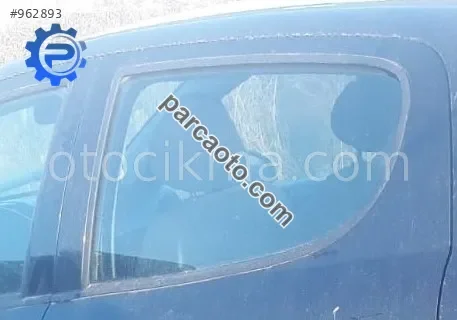 2009 peugeot 207 1.4 benzinli çıkma sol arka kapı camı