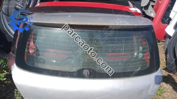 Suzuki swift bagaj camı yedek parça