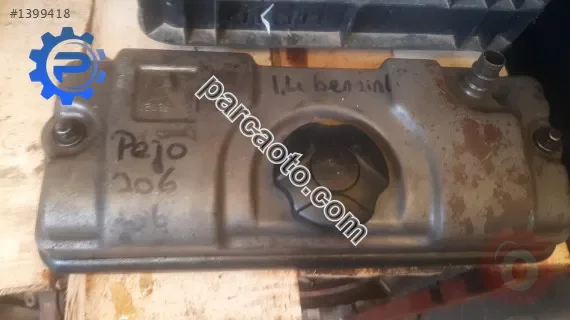 peugeot 1.4 8v benzinli çıkma külbütör üst kapağı