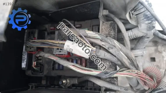 citroen berlingo çıkma motor içi sigorta kutusu