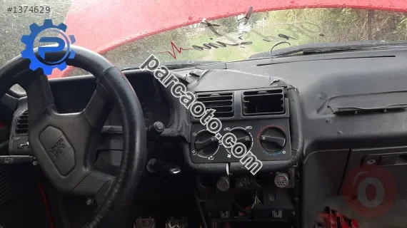 peugeot 205 1.4 benzinli çıkma göğüslük torpido