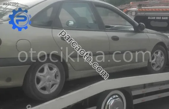 2001 renault laguna 1 1.8 16v çıkma sağ yan panel