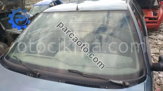 peugeot 405 çıkma ön cam