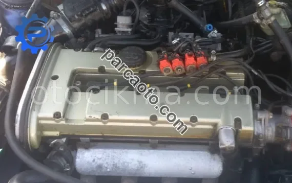 opel calibra 2.0 çıkma motor üst kapağı