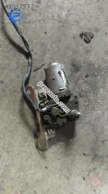 Lada Samara arka silecek motoru çıkma