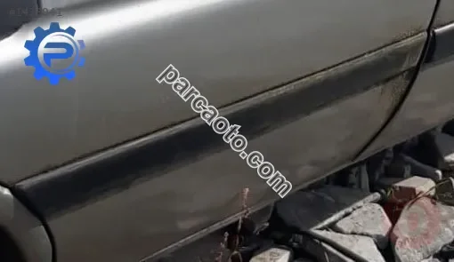 1997 model ford escort çıkma sağ arka kapı bandı