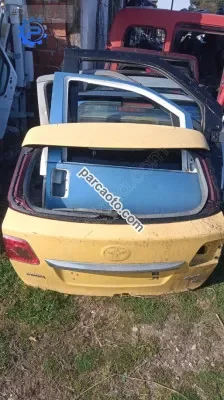 Toyota Avensis bagaj kapağı yedek parça