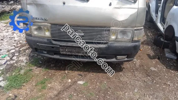 Nissan urvan sağ sol far yedek parça