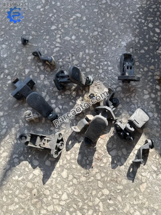 Peugeot partner Citroen Berlingo arka cam açma mandalı ayağı Peugeot partner Citroen Berlingo arka cam açma mandalı ayağı