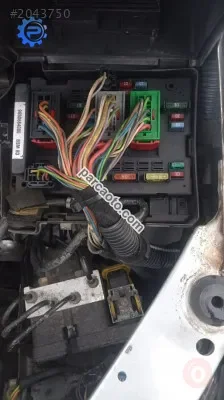 206 motorici sigorta tablası çıkma