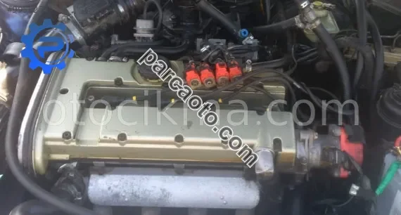 1995 model opel calibra 2.0 çıkma motor üst kapak
