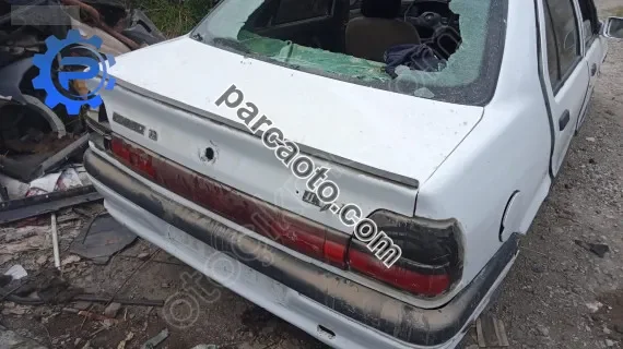 Renault 19 bagaj kapağı beyaz yedek parça