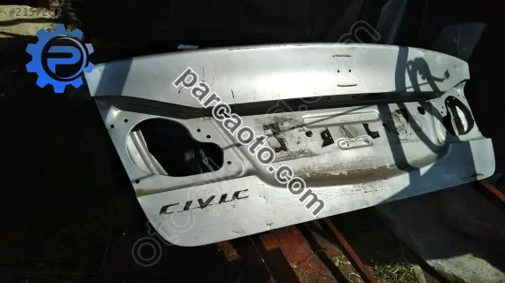 Honda civic bagaj kapağı çıkma