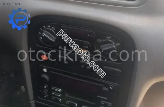 kia clarus 2.0 16v çıkma orta kontrol paneli