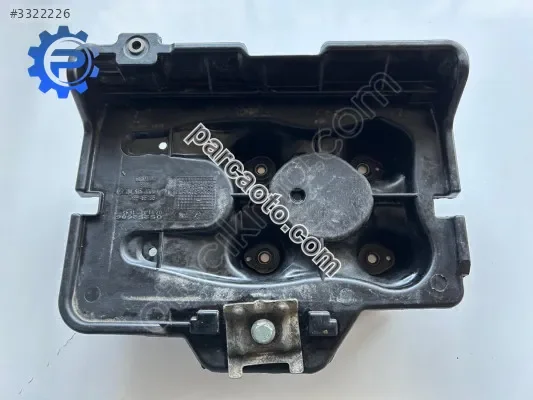 Çıkma Akü Tablası VW Bora Golf4 1J0915333A