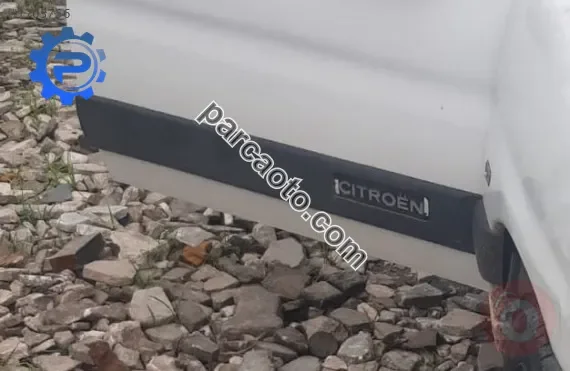 2000 citroen berlingo 1.9 dizel çıkma sağ ön kapı bandı