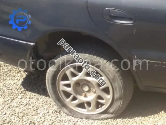kia clarus 2.0 16v çıkma sağ arka jant lastik