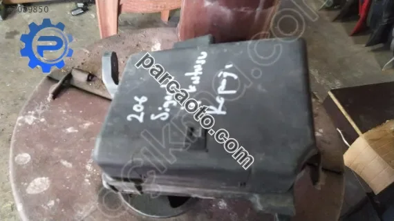 206 sigorta kutusu kapağı çıkma