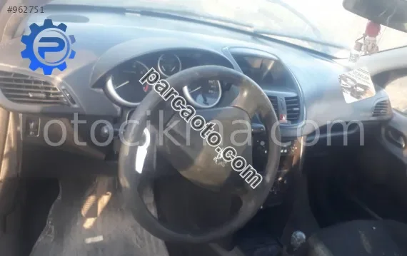 2009 peugeot 207 1.4 benzinli çıkma göğüslük torpido
