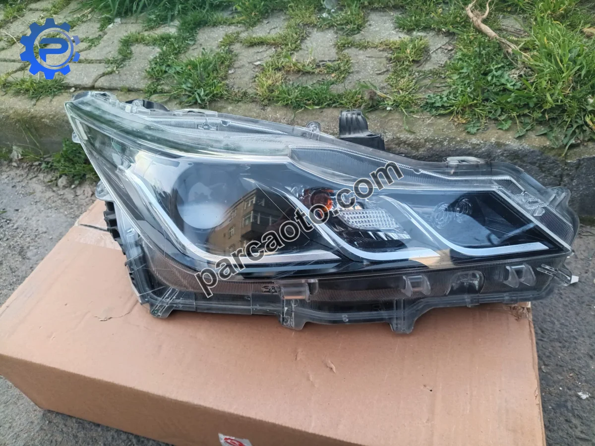 COROLLA 2020-2024 ÖN SAG FAR CIKMA ORJINAL MERCEKLİ 81110-02T31