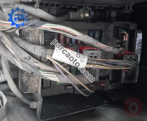 peugeot partner çıkma motor içi sigorta kutusu