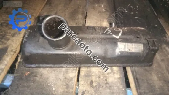 Renault 19,9  1.6 karbüratörlü  kulbutor kapak yedek parça