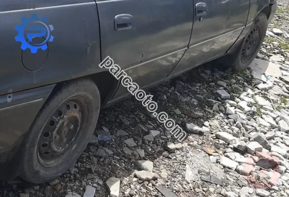 1996 model daewoo nexia 1.5 çıkma sağ takım jant lastik