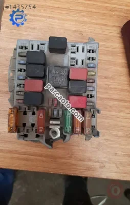 fiat palio 1.4 benzinli çıkma motor içi sigorta tablası