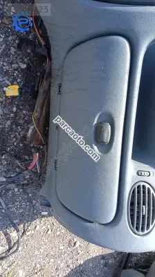 Renault Megane 1 Modeli İçin Torpido Kapak Yedek Parçası