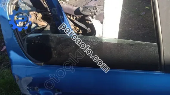 Pejo 207 sağ arka kapı camı yedek parça