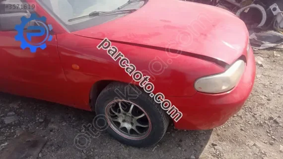 Daewoo nubira sağ çamurluk yedek parça