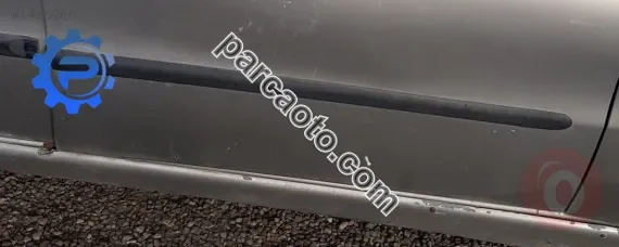fiat siena çıkma sağ ön kapı bandı