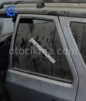 2001 model skoda felicia çıkma sol arka kapı camı