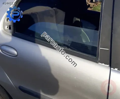 fiat palio çıkma sağ arka kapı camı