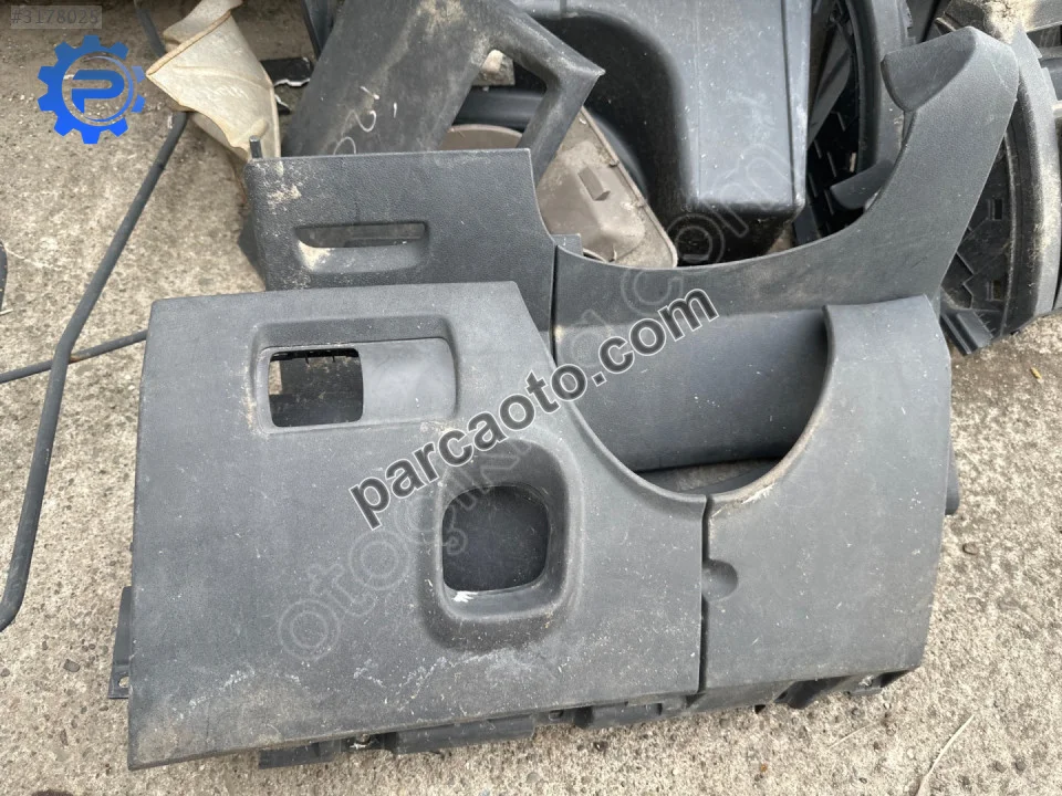 Renault megane 2 torpido alt plastik kaplaması ayar plastiği Renault megane 2 torpido alt plastik kaplaması ayar plastiği